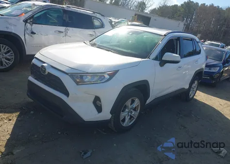 2021 Toyota Rav4 Xle z USA, uszkodzony, nr VIN 2T3W1RFV1MC116860